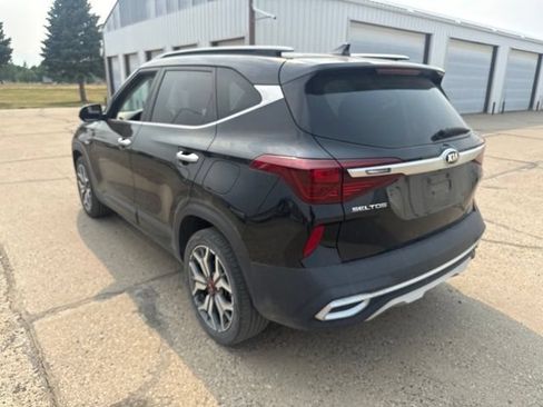 Used 2021 Kia Seltos SX w/ SX Sunroof Package AWD/4WD image 5