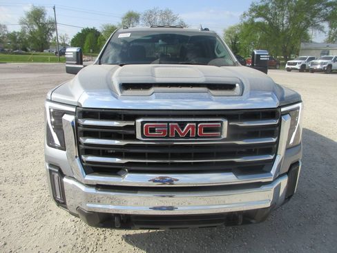 New 2026 GMC Sierra 2500 SLT AWD/4WD image 12