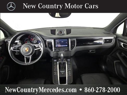 Used 2018 Porsche Macan image 17