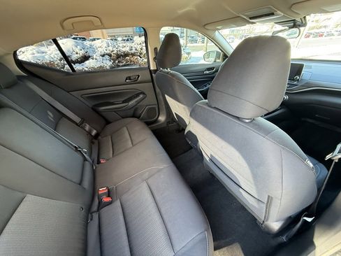 Used 2024 Nissan Altima 2.5 SV image 36