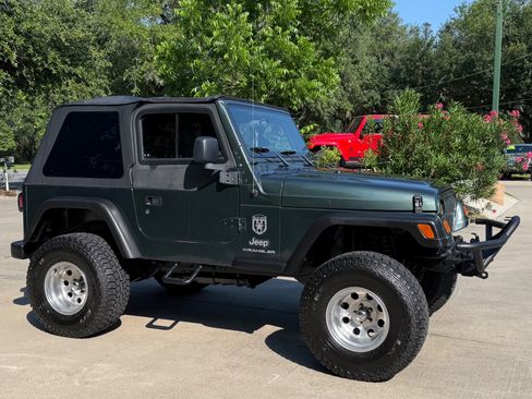 Used 2004 Jeep Wrangler X w/ Convenience Group AWD/4WD image 17