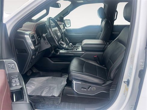 Used 2022 Ford F150 Lariat w/ Equipment Group 502A High image 9