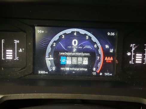 Certified 2025 Toyota Tacoma SR5 AWD/4WD image 25