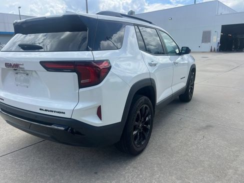 Used 2026 GMC Terrain Elevation w/ Elevation Premium Package FWD image 7