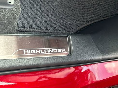 New 2026 Toyota Highlander Platinum image 31