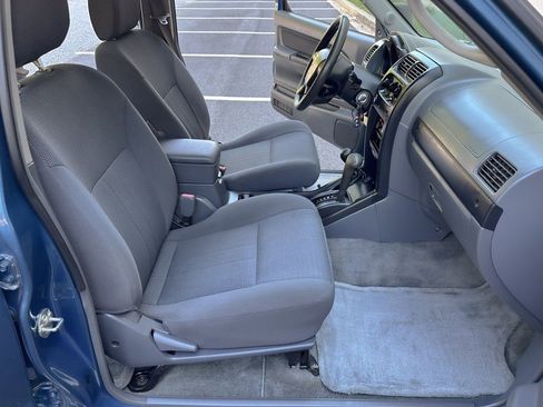 Used 2004 Nissan Frontier S/C image 29