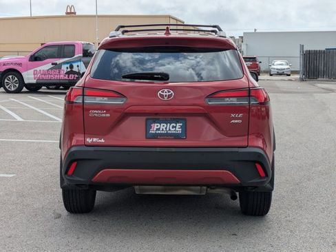 Used 2024 Toyota Corolla Cross XLE w/ Convenience Package image 6