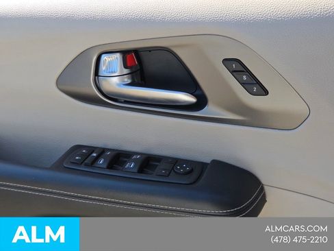 Used 2022 Chrysler Pacifica Touring-L FWD image 29