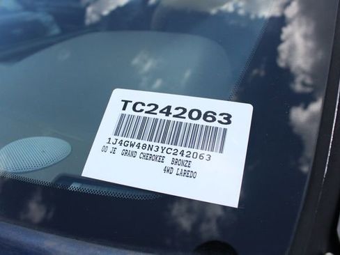 Used 2000 Jeep Grand Cherokee Laredo AWD/4WD image 36