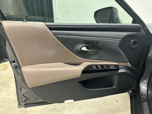 Certified 2023 Lexus ES 350 w/ Premium Package FWD image 14