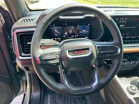 Used 2024 GMC Canyon AT4 w/ Technology Package AWD/4WD image 14