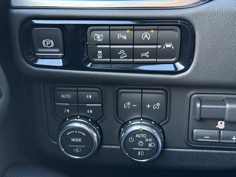 New 2026 GMC Yukon XL Denali w/ Denali Reserve Package AWD/4WD image 23