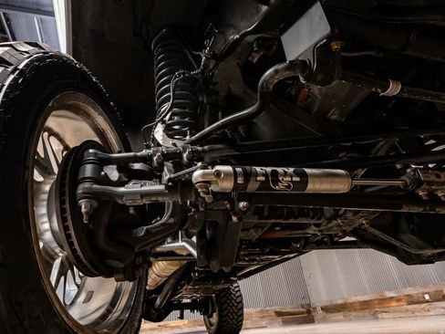 Used 2024 Ford F350 Platinum w/ FX4 Off-Road Package image 13