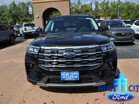 New 2026 Ford Explorer Active RWD image 8