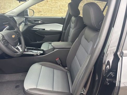 New 2026 Chevrolet Trax LT w/ Driver Confidence Package FWD image 14