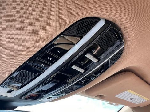 Used 2018 Porsche Panamera RWD image 25