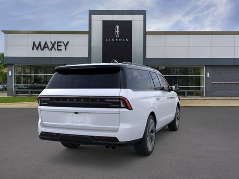 New 2026 Lincoln Navigator L Black Label AWD/4WD image 8