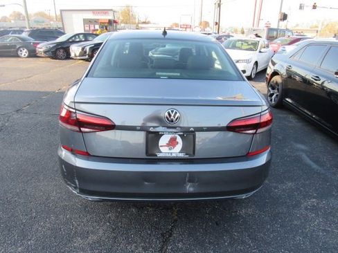 Used 2020 Volkswagen Passat 2.0T SE w/ Sunroof Package image 12