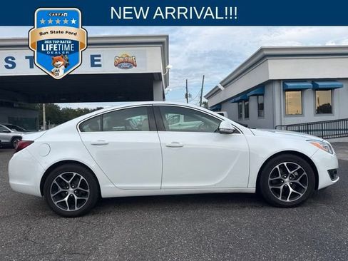 Used 2017 Buick Regal Sport Touring FWD image 1