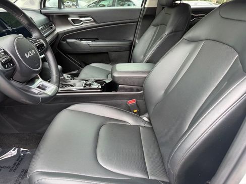 Used 2025 Kia Sportage EX FWD image 16