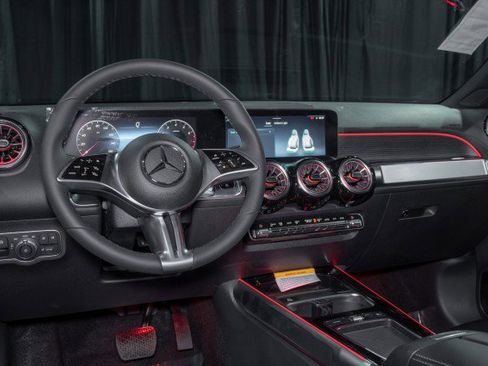 Used 2026 Mercedes-Benz GLB 250 image 17