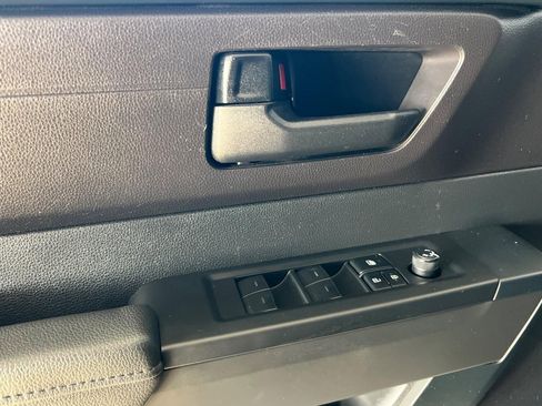 Used 2022 Toyota Tundra SR image 31