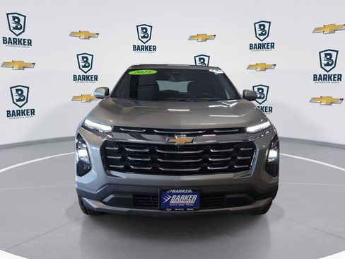 Used 2025 Chevrolet Equinox LT AWD/4WD image 3