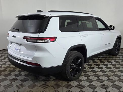 Used 2023 Jeep Grand Cherokee L Laredo AWD/4WD image 9