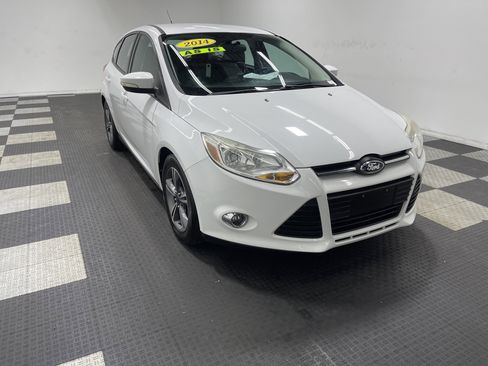 Used 2014 Ford Focus SE w/ SE Sport Package image 6