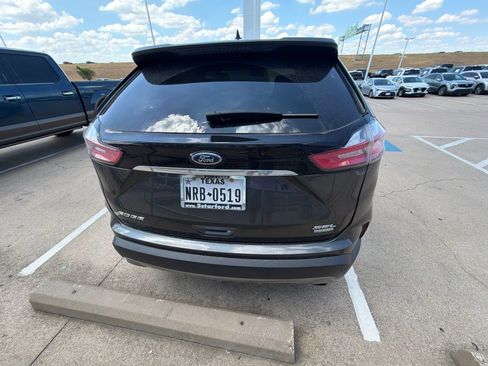 Used 2020 Ford Edge SEL w/ Convenience Package FWD image 4