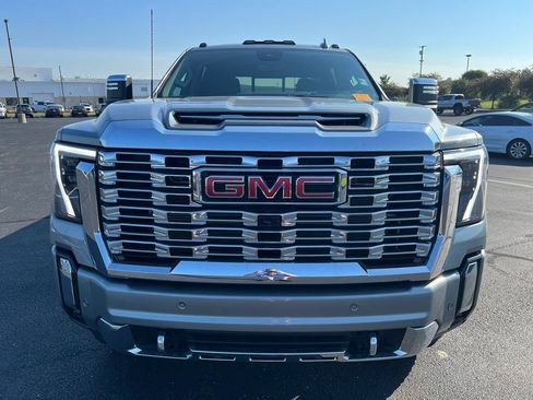 Used 2025 GMC Sierra 2500 Denali w/ Denali Reserve Package AWD/4WD image 6