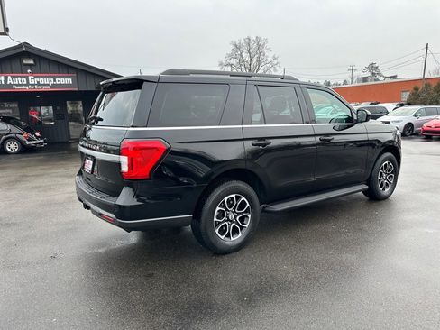 Used 2022 Ford Expedition XLT image 6