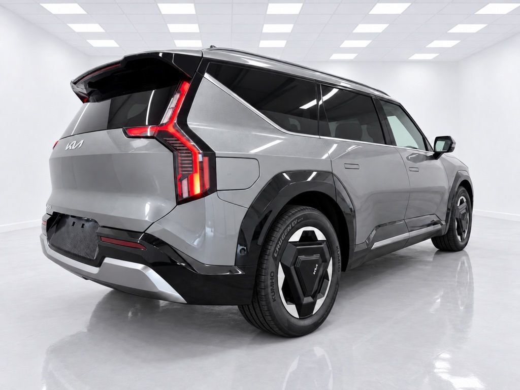 Used 2024 Kia EV9 Land AWD/4WD image 7