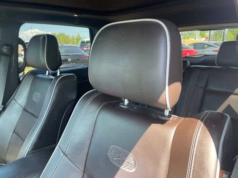 Used 2019 Jeep Grand Cherokee Overland AWD/4WD image 21
