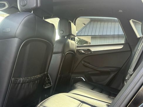 Used 2015 Porsche Macan Turbo AWD/4WD image 31