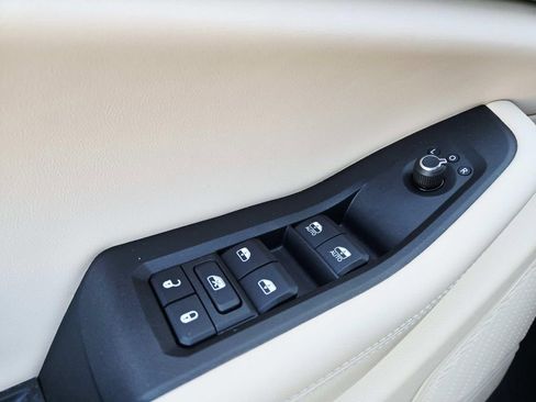 Used 2025 Jeep Grand Cherokee Limited image 36