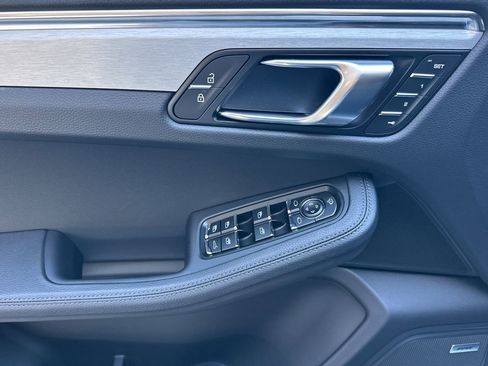 New 2026 Porsche Macan image 12