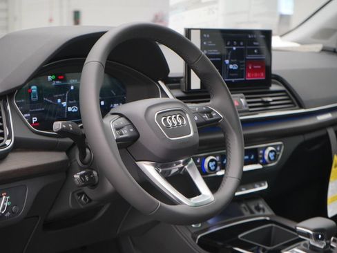 Used 2025 Audi Q5 2.0T Premium Plus w/ Premium Plus Package AWD/4WD image 8