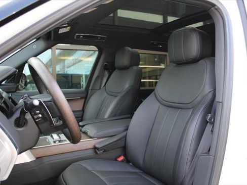 New 2025 Land Rover Range Rover Long Wheelbase SE image 6
