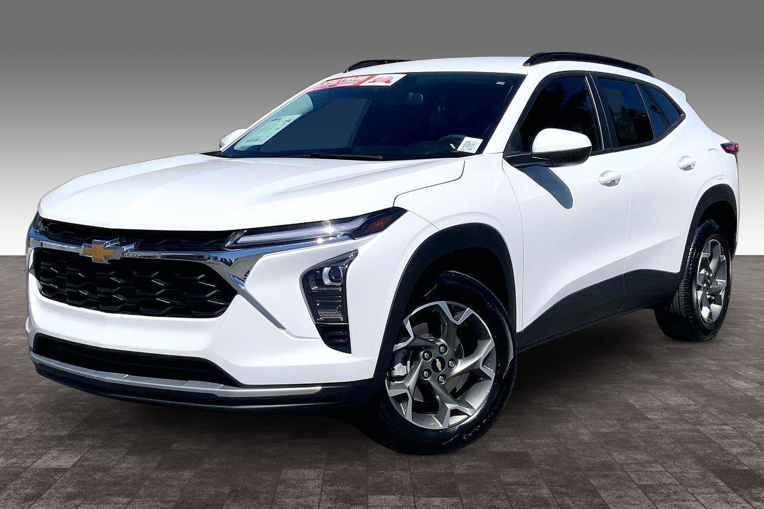 Used 2026 Chevrolet Trax LT FWD image 1