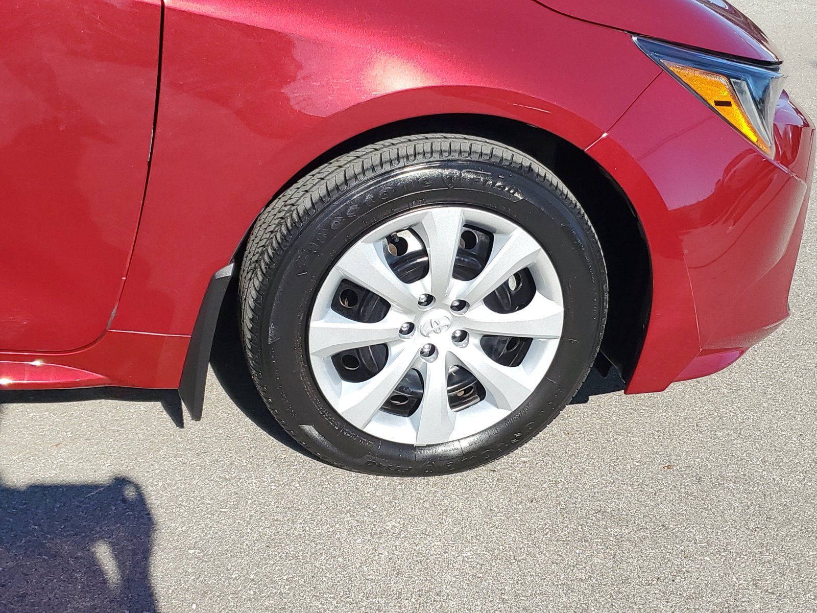 Used 2024 Toyota Corolla LE FWD image 6