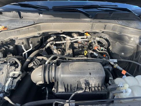 Used 2024 Ford Explorer XLT w/ Equipment Group 202A image 30