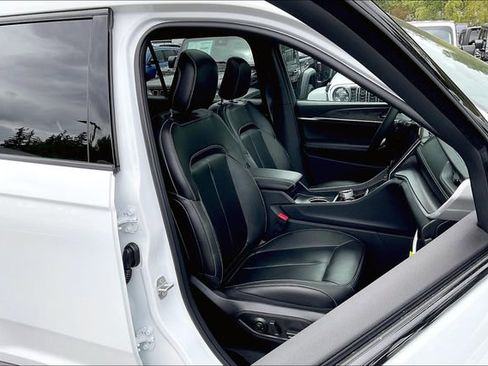 New 2025 Jeep Grand Cherokee L Limited w/ Black Appearance Package image 27