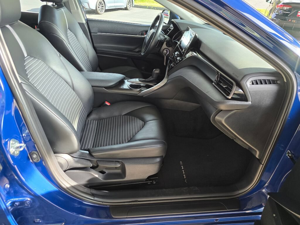 Used 2024 Toyota Camry SE w/ Cold Weather Package FWD image 11