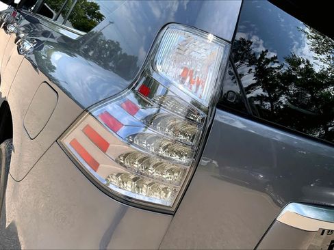 Used 2021 Lexus GX 460 Premium w/ Premium Package AWD/4WD image 27