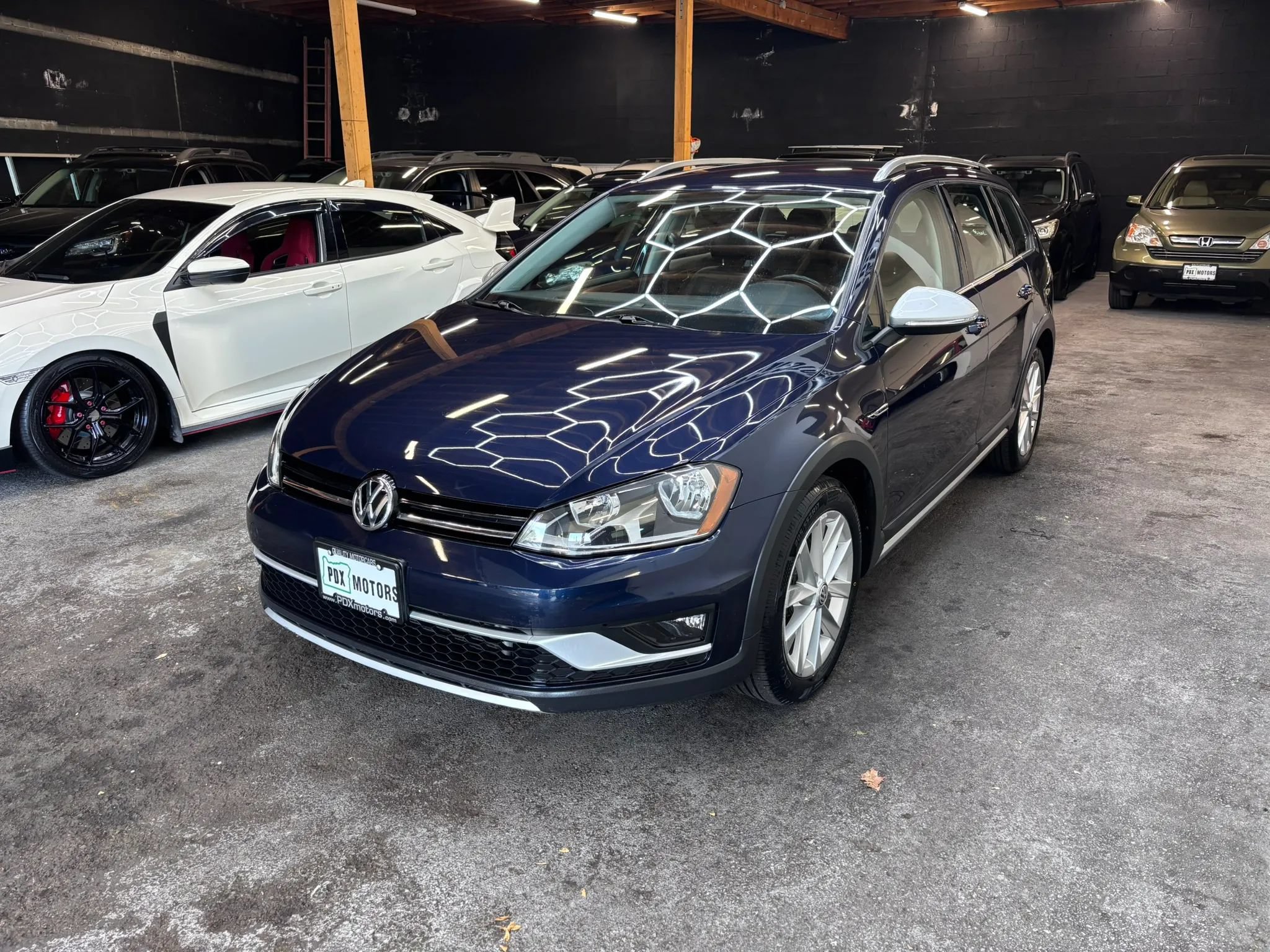Used 2017 Volkswagen Golf Alltrack SE AWD/4WD image 3