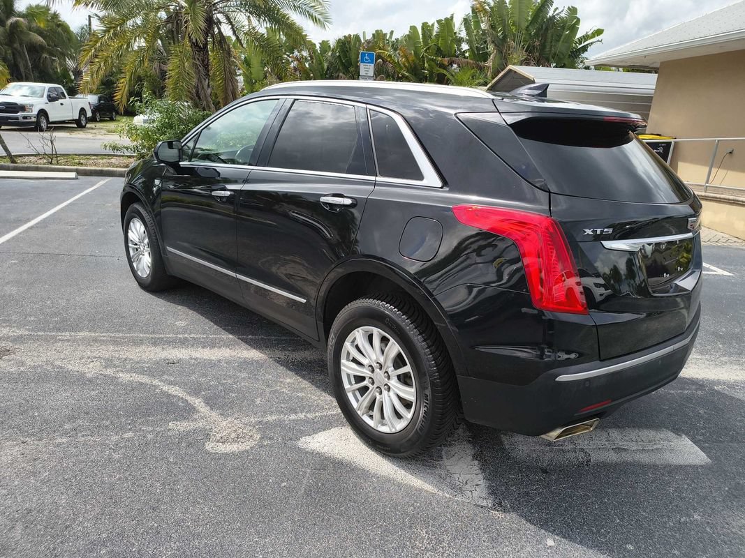 Used 2017 Cadillac XT5 FWD image 7