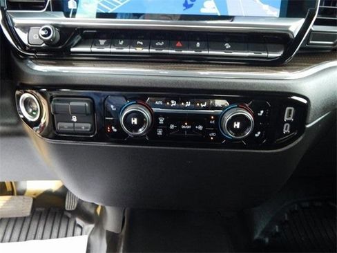 Used 2025 Chevrolet Silverado 3500 LT w/ Safety Package image 21