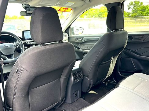 Used 2025 Ford Escape Active AWD/4WD image 17