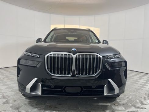 Used 2024 BMW X7 xDrive40i w/ Premium Package image 2